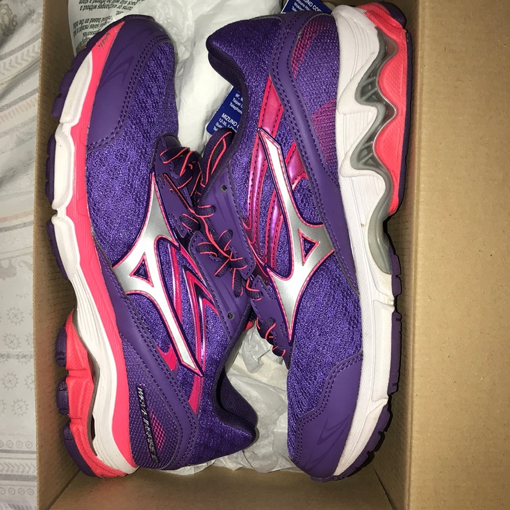Mizuno sneakers